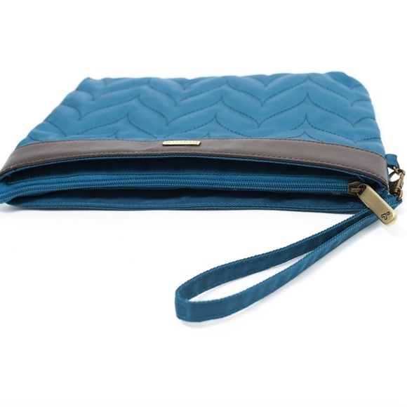 Travelon Quilted Teal Blue Medium Size Wristlet With Anti Theft RFID Blocking - Picture 11 of 14